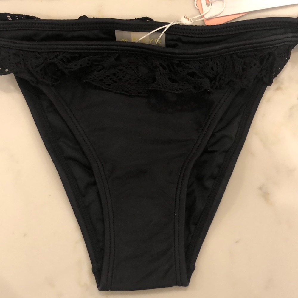 PilyQ Diva Ruffle Bikini - Picture 8 of 12